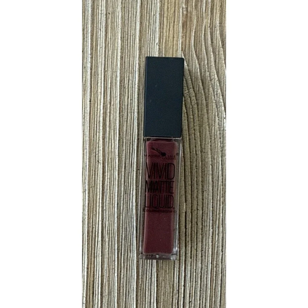 Maybelline Color Sensational Vivid Matte Liquid Lip Color 38 Smokey Rose